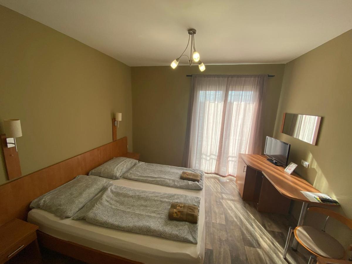 Kalcit Tourist Motel Belapatfalva Exteriör bild